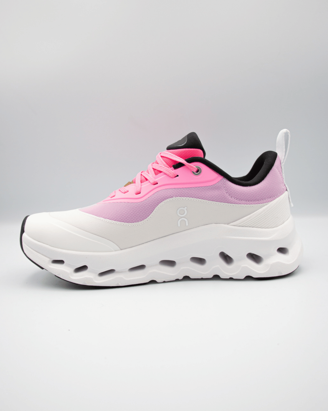 ON Running x LOEWE Cloudtilt 2 Pink & White