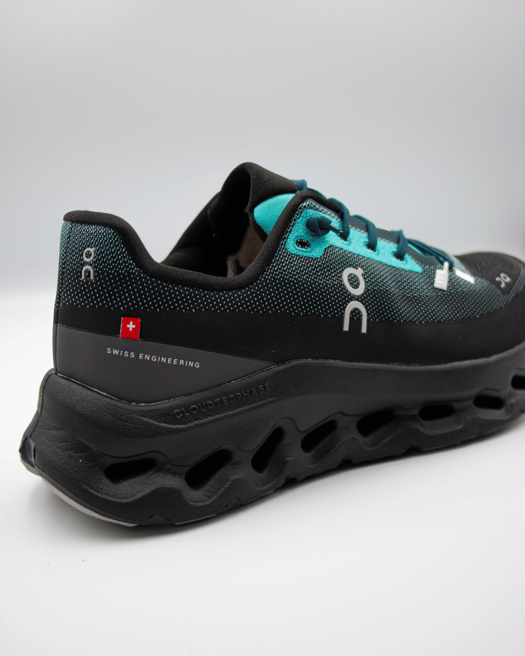 On Cloudtilt Black Aqua
