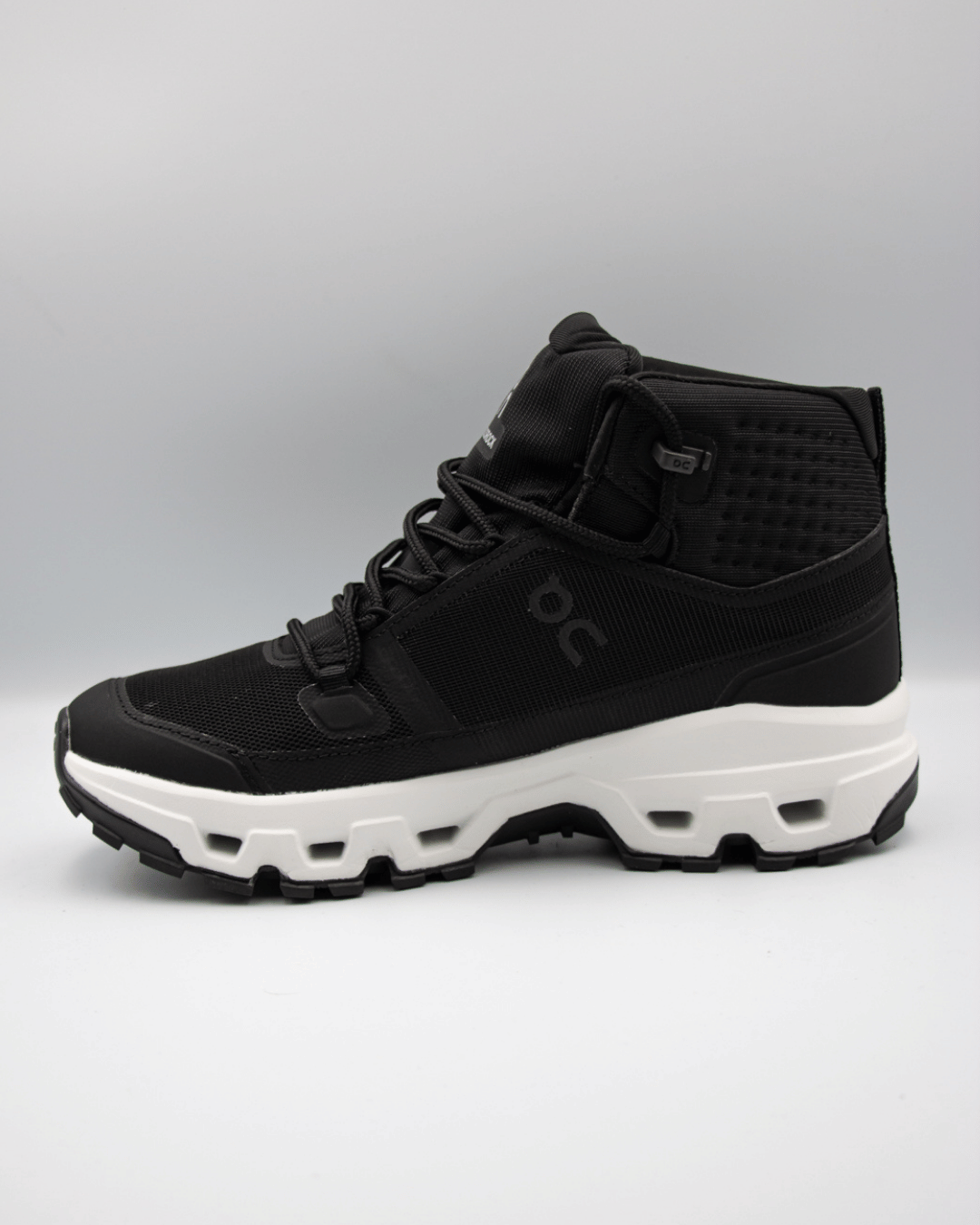 On Cloudrock Mid Waterproof Black/White