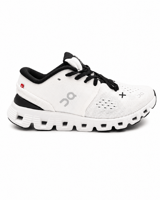 On Cloud X 4 White/Black